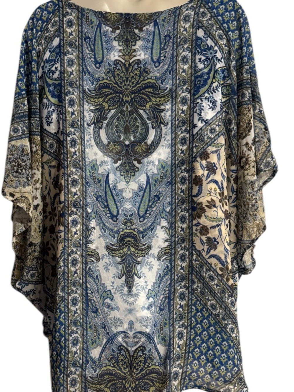 GORGEOUS Print V-Neck Flowing Top - Blue & Cream PLUS: 2X    #11 - Picture 6 of 9